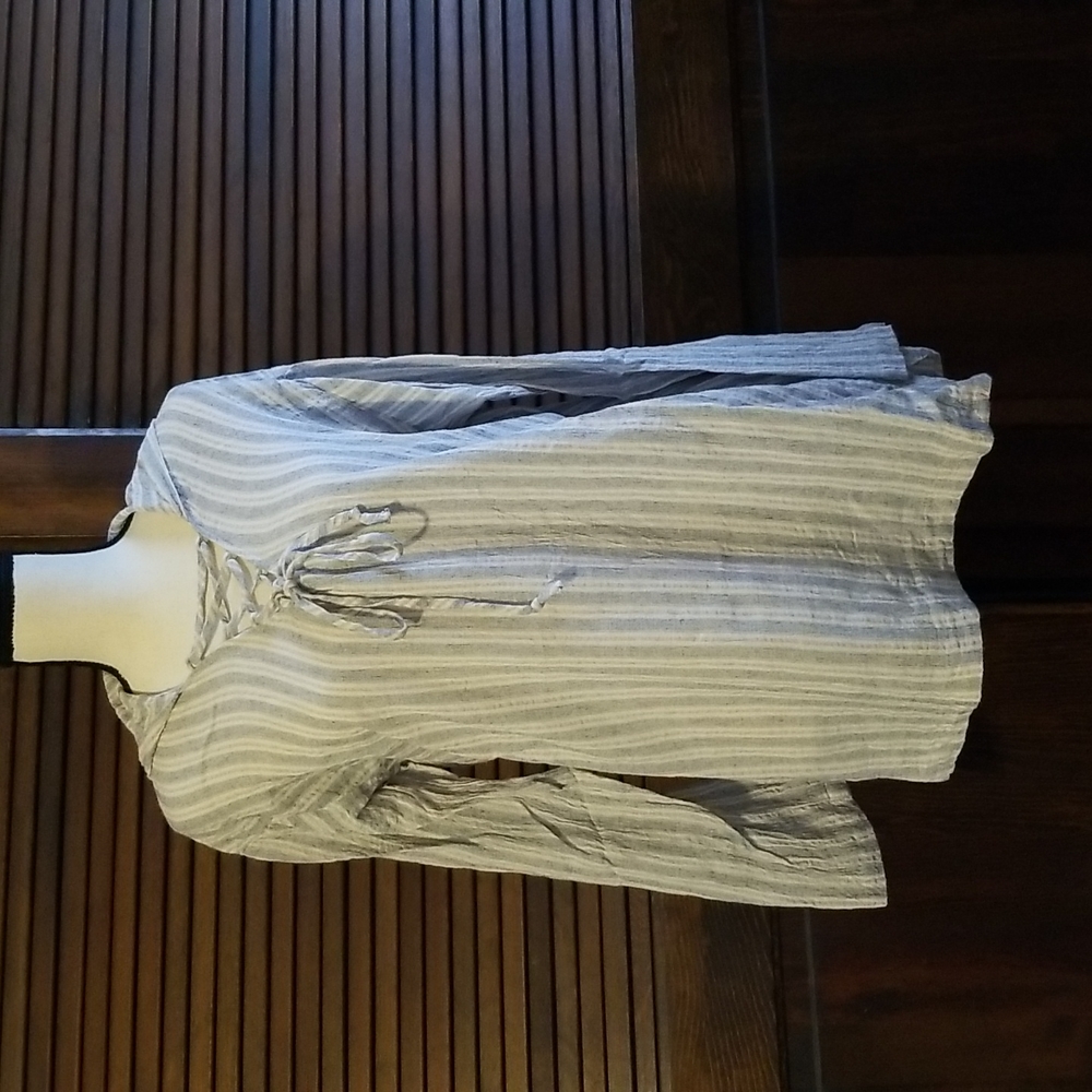 2/$12 Easel hooded tunic